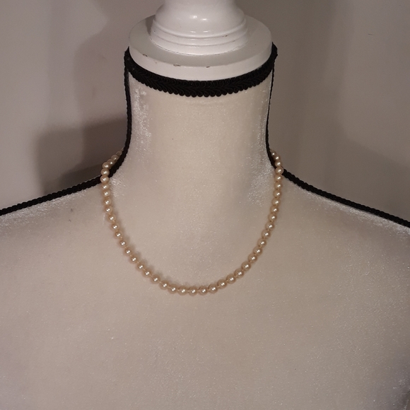 Vintage Monet Pearl Necklace 18" - Picture 2 of 8